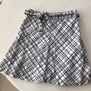 Black and white skirt size 2